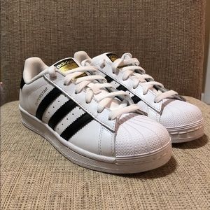 Size 5 Adidas Superstar Shoes